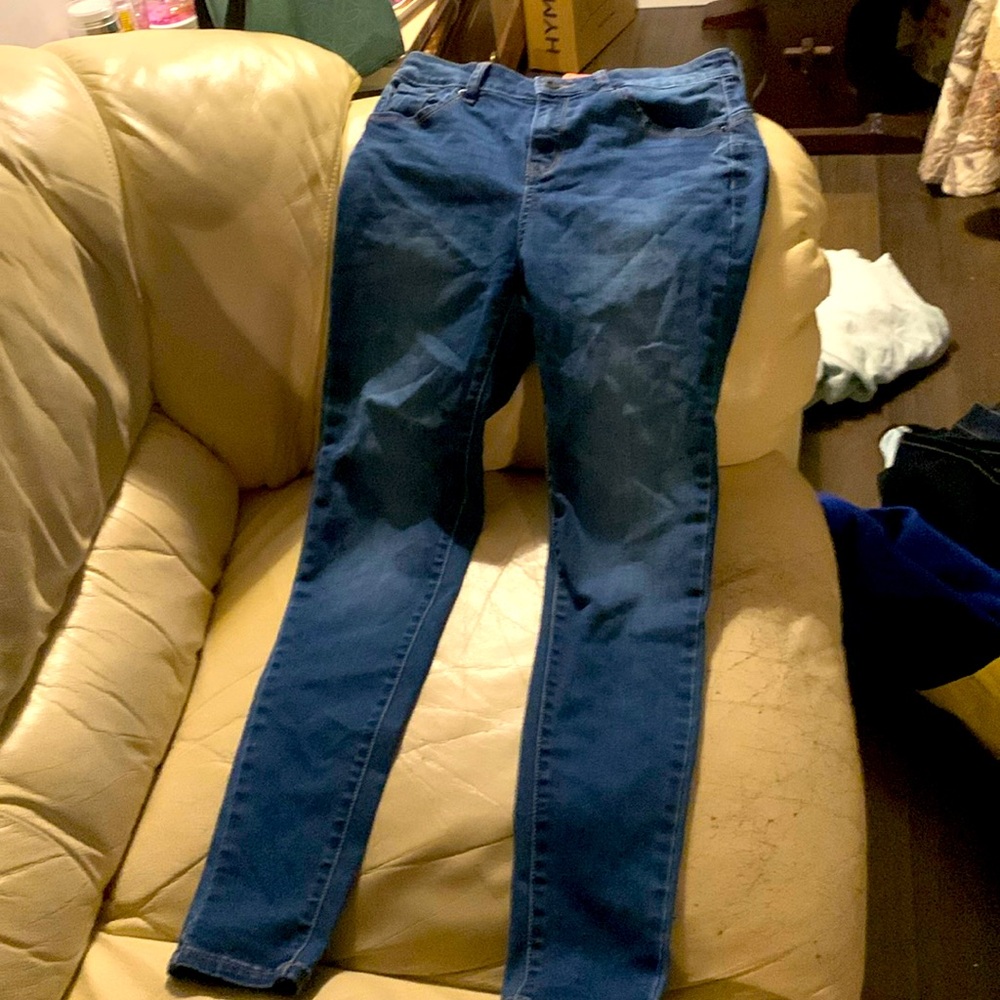 Super cute women’s skinny jeans